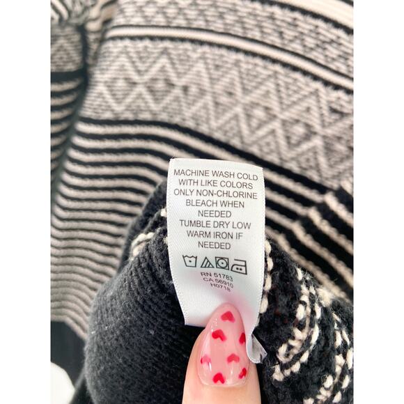 Maurices Patterned Cowl Neck Tunic Sweater Black Cream Geometric size XXL - Picture 8 of 8